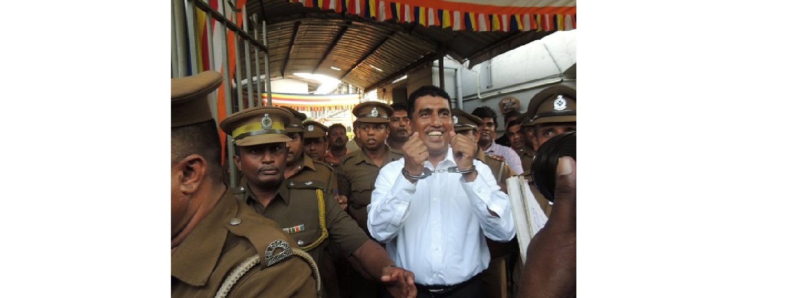 ජොන්ස්ටන් ඇතුළු සැකකරුවන් පස්දෙනා, යළි රිමාන්ඩ්.